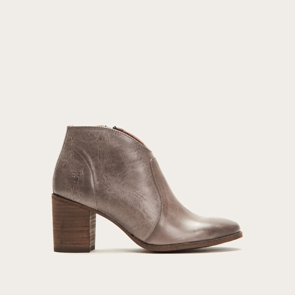 NEW FRYE Short Nora Zip Boots - 9 - Picture 3 of 14